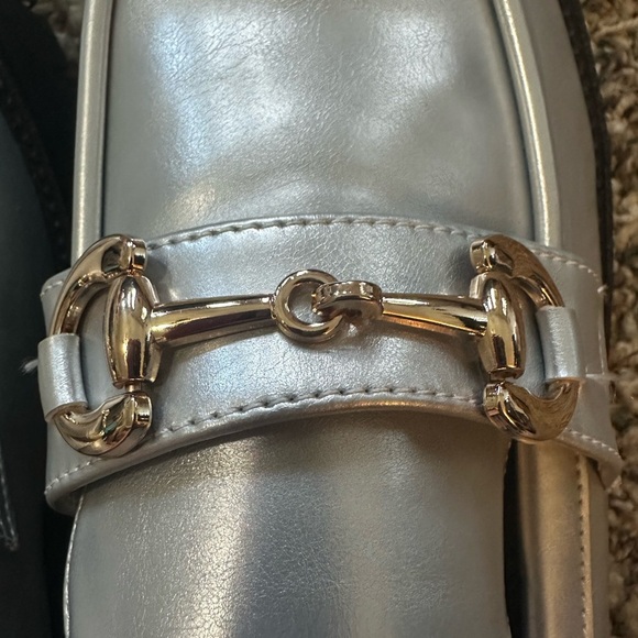 Mata Shoes Silver with Gold Chain Accent Loafers - Picture 4 of 4